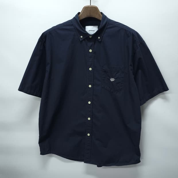 커버낫 CVNT 로고 자수 버튼다운 반팔 셔츠(100~105)