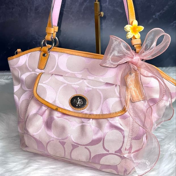 Coach Baby Pink Signature Turnlock Tote