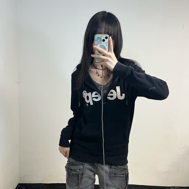 Jeep hood zip-up
