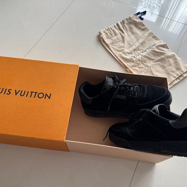 루이비통  스웨이드 스니커즈