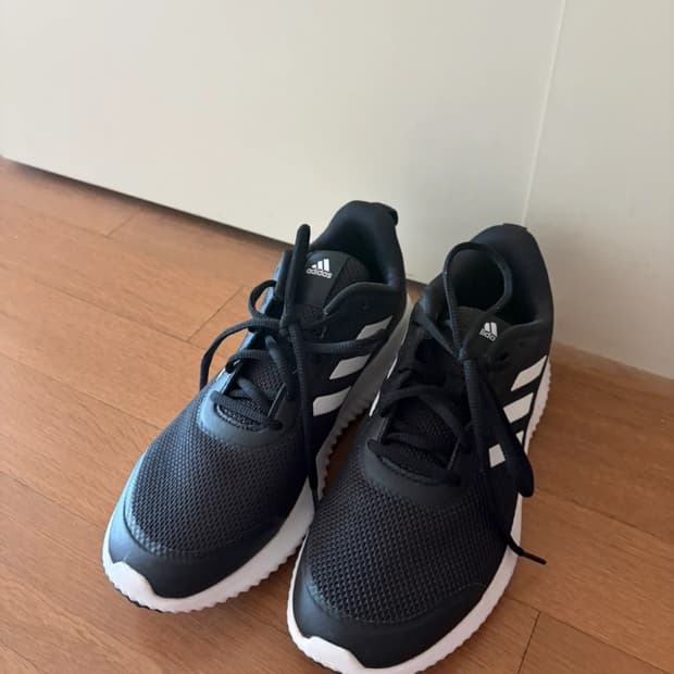 아디다스 런닝화 255 새상품