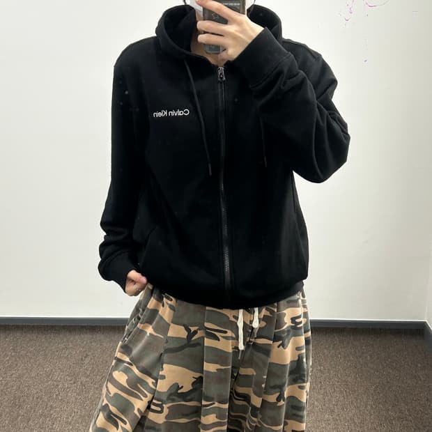 Calvin Klein 켈빈클라인 스펠아웃 로고 블랙 후드집업
