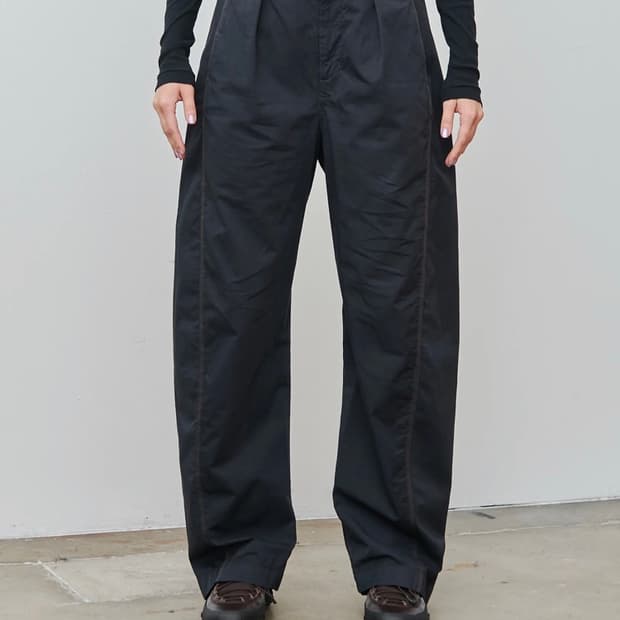 르메르 멀티 스티치 트위스트 팬츠