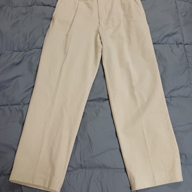 [새상품] 유니클로 턱와이드팬츠(코듀로이) XL