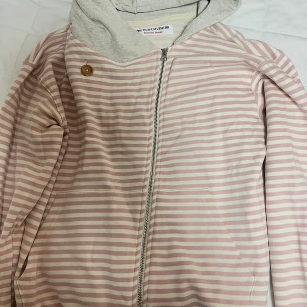 새상품 택포 더뮤지엄비지터 스트라이프 후드집업 핑크