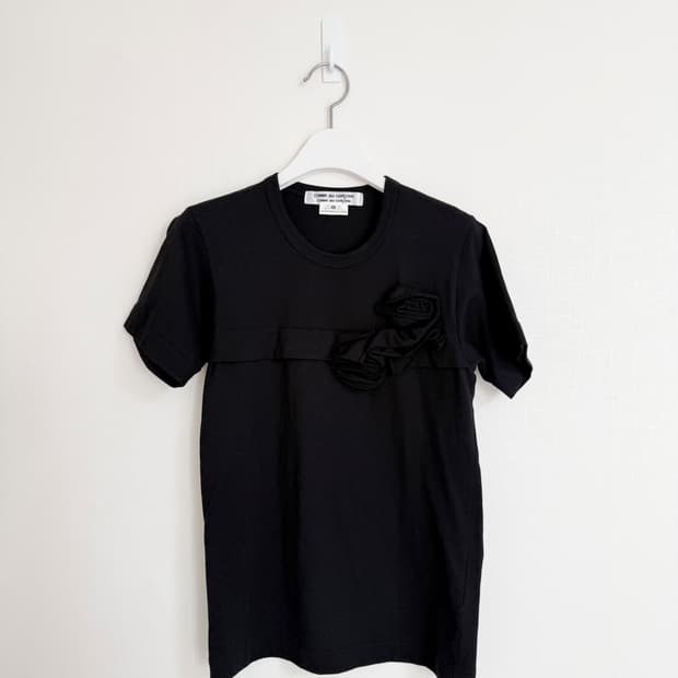 comme des garcons 장미 반팔티셔츠