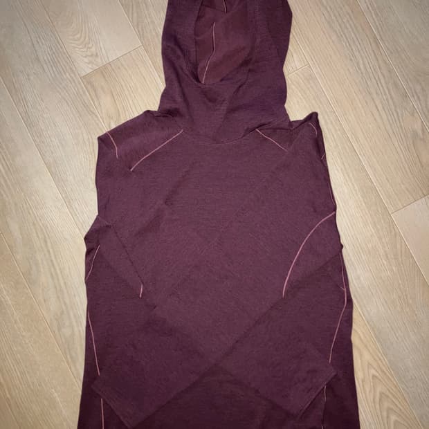 아크테릭스 여성용 후드 버건디 (사이즈: m)