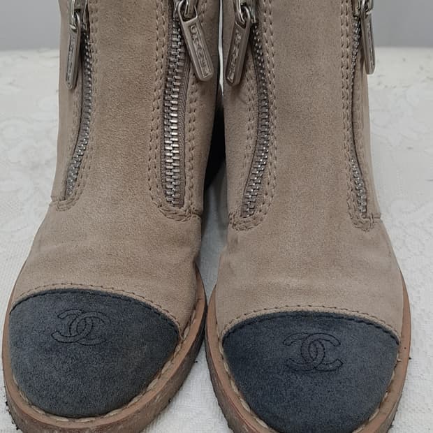 샤넬 스웨이드 캡 토 자퍼 앵클부츠 38