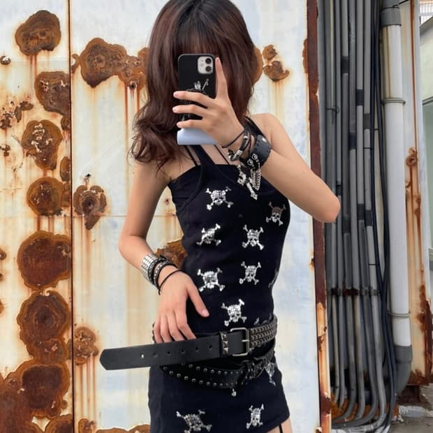 🎸스컬 패치 디테일 슬리브리스🎸