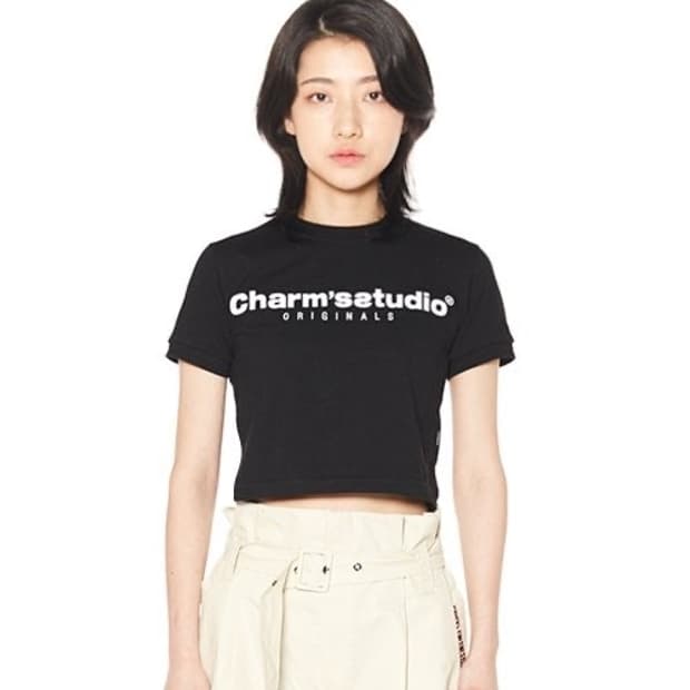 CHARMS STUDIO BASIC  LOGO CROP T