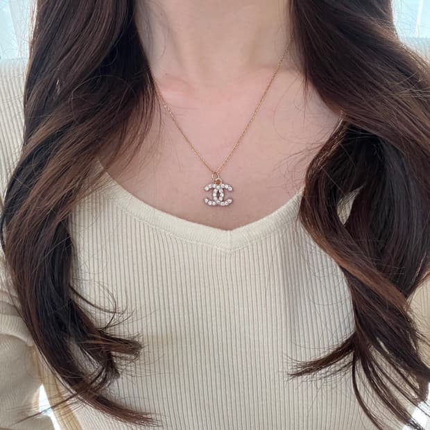 샤넬 로고 큐빅 목걸이