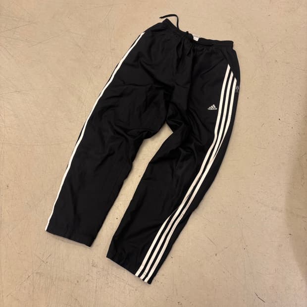 아디다스 이큅먼트 삼선 트레이닝 팬츠