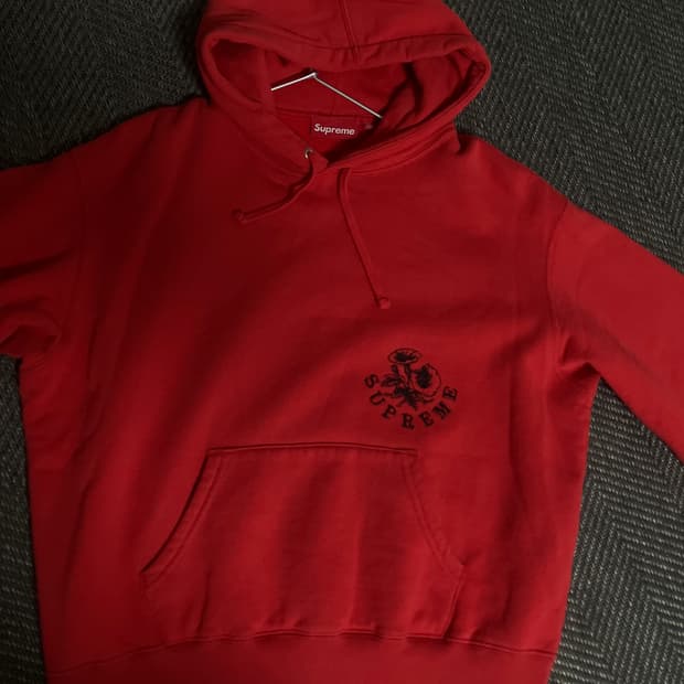 슈프림 자수 레드후드