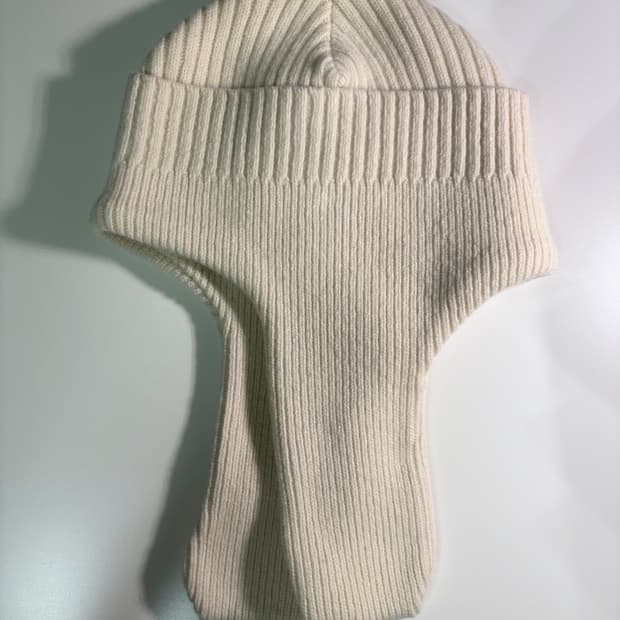 STU 이어 플립 비니