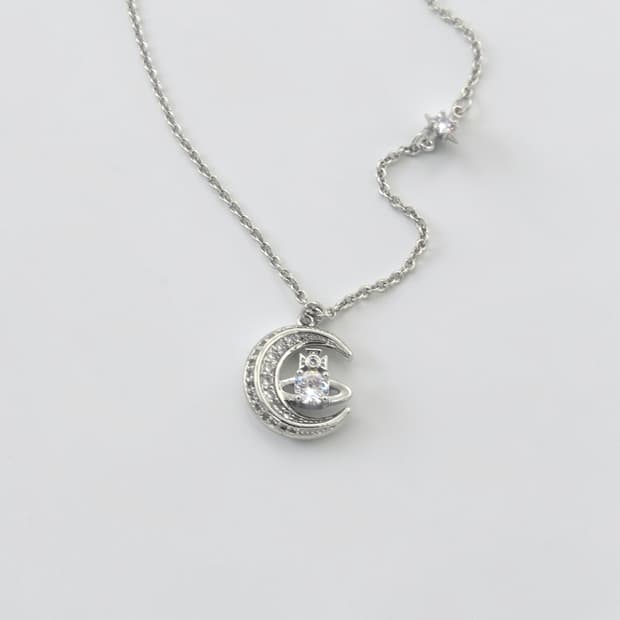 비비안웨스트우드 도리나 문 목걸이