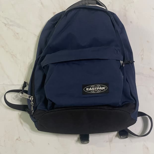 이스트팩 백팩 네이비