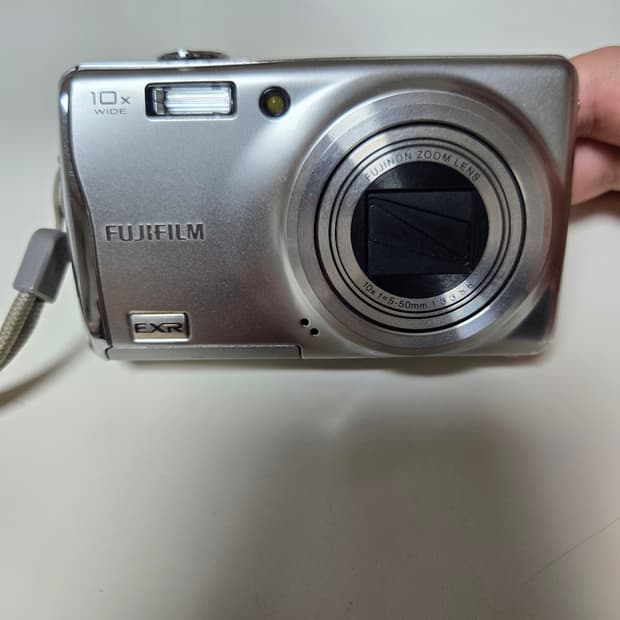 후지필름 파인픽스 f70exr 카메라