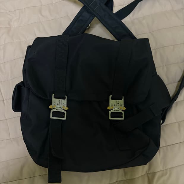 닐링 오후 다섯시 반 백팩