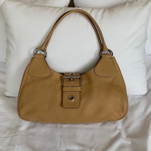 프라다 문 숄더백