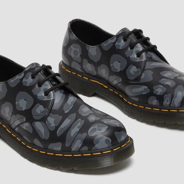 닥터마틴 레오파드 로퍼