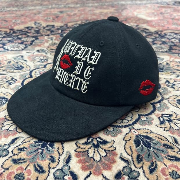 블랙아웃 피어스 모자