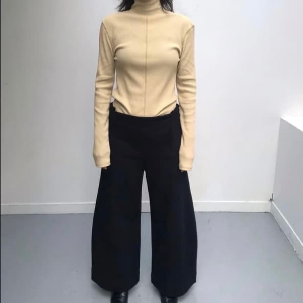 에옹쓰 zipper turtleneck top 터틀넥 머스타드