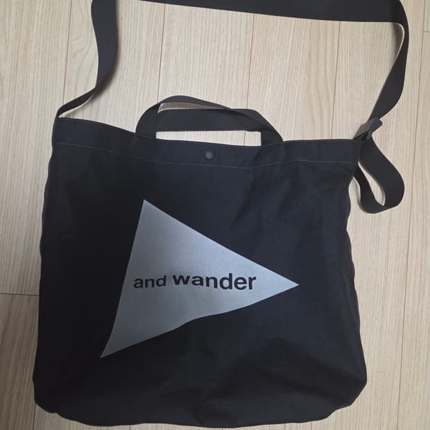 앤드원더 크로스백