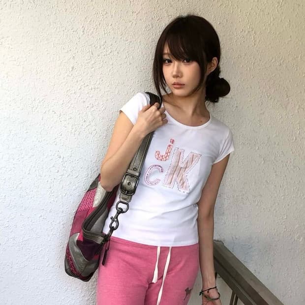 M Calvin Klein 캘빈클라인 아플리케 큐빅 티셔츠