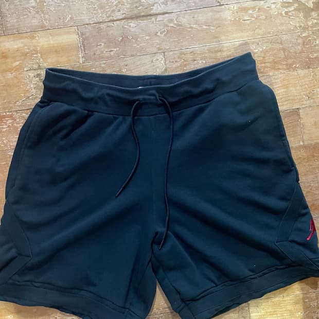 조던 스탠다드핏 블랙 반바지 XL