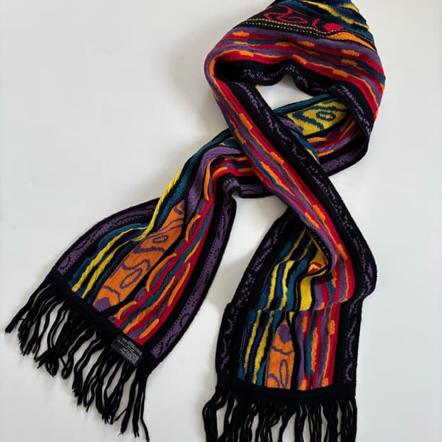 Coogi 쿠지 멀티컬러 3D 케이블 니트 머플러 