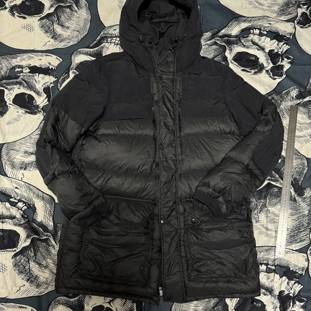 아르마니  구스다운 패딩점퍼 M사이즈 
