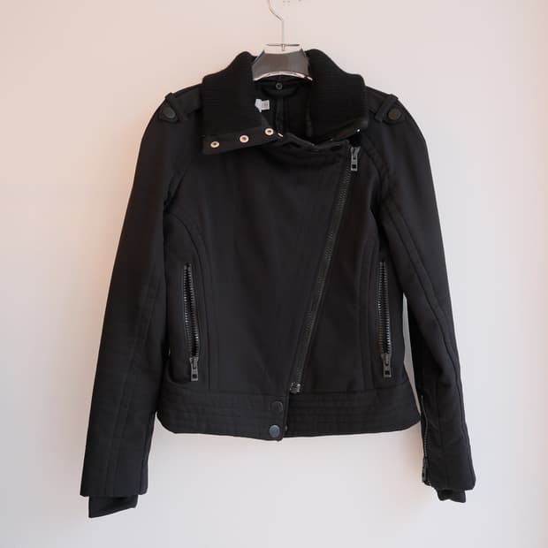 Detachable collar rider jacket