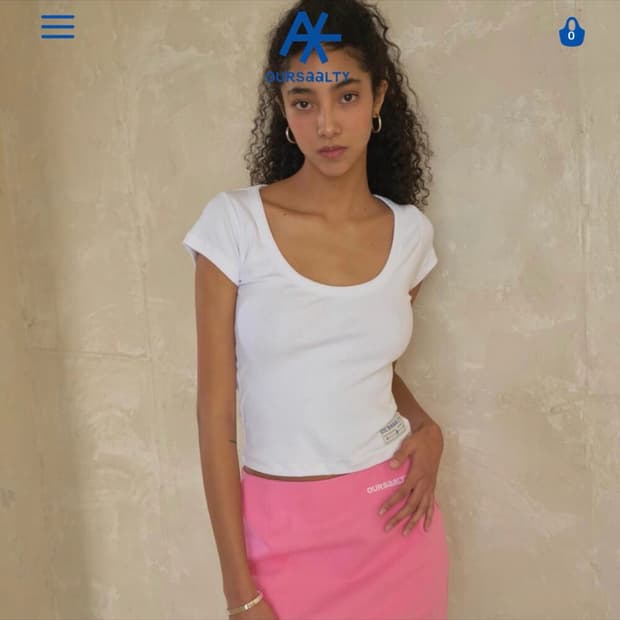 새상품) 아우어솔티 스쿱넥 화이트