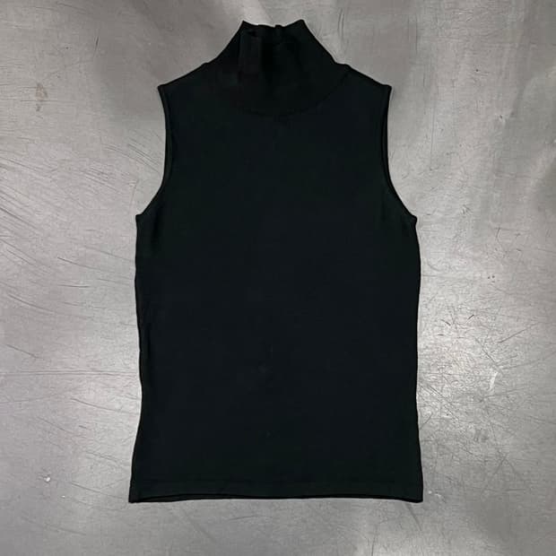  엠포리오 아르마니 하이넥 니트 슬리브리스 y16109