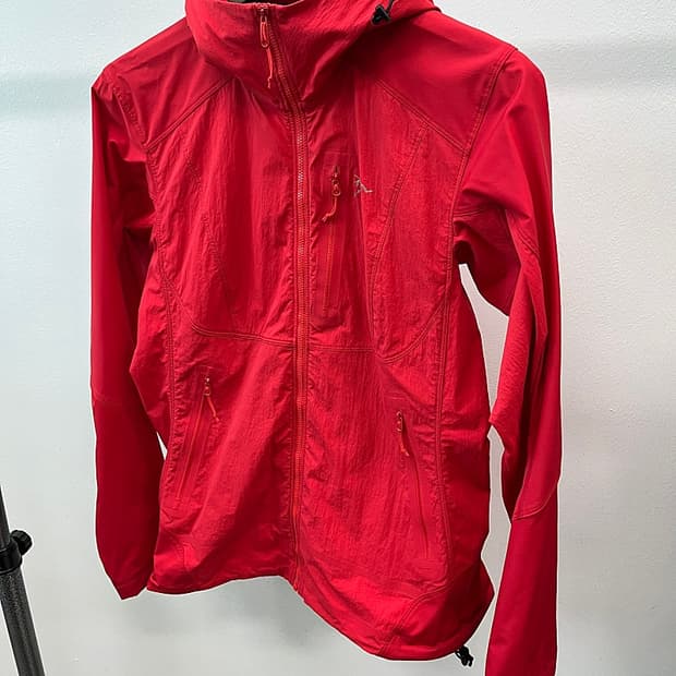 여) 아크테릭스 나일론 후드자켓 