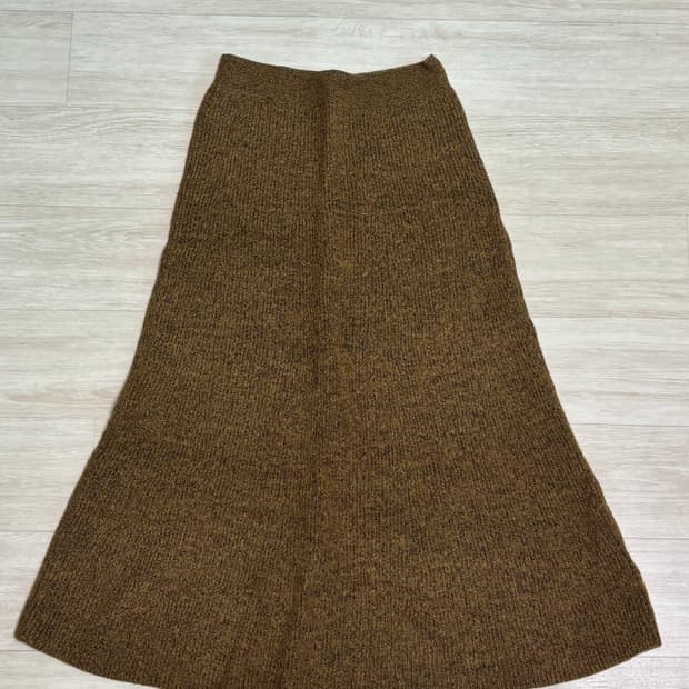 유니클로 브라운 니트 스커트