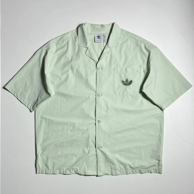 아디다스 오리지널스 자수 로고 오픈 카라 반팔 셔츠 R2462