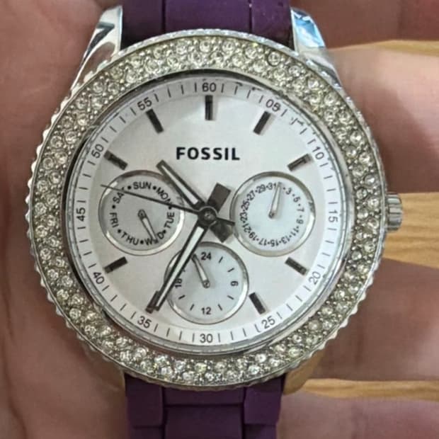 Fossil 여성시계 (시계줄 하나 더 제공)