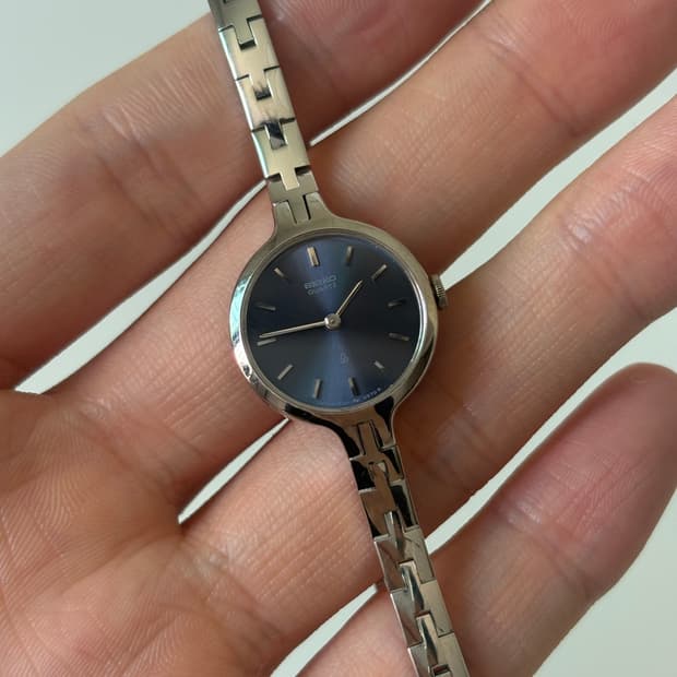 1980s Dark Navy Dial Bracelet Ladies Qz