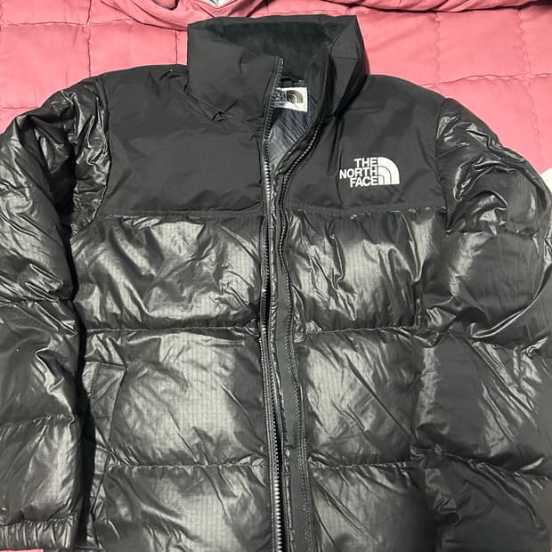 노스페이스 유광 패딩