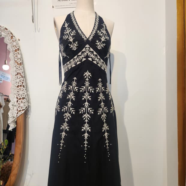 BCBG자수 홀더 원피스