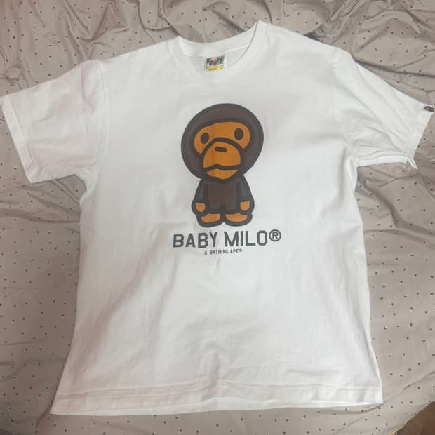 새상품 베이프 반팔티 (급처)