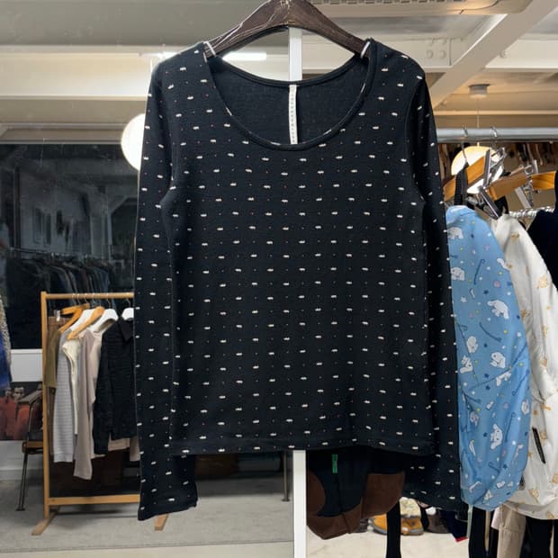 스나오 쿠와하라 피그 도트 롱슬리브