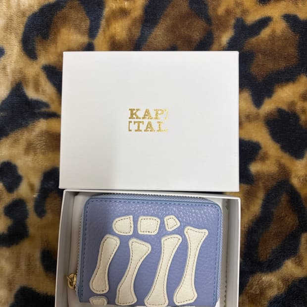 캐피탈 본 미니 지갑 라일락