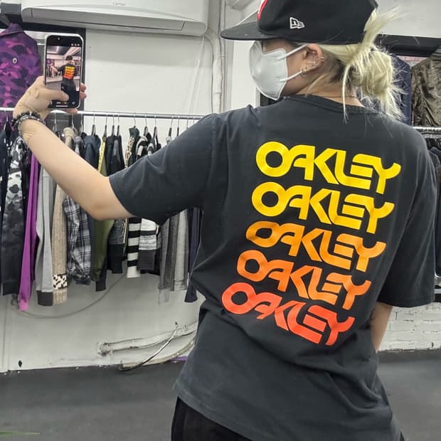 오클리 스펠로고 티셔츠