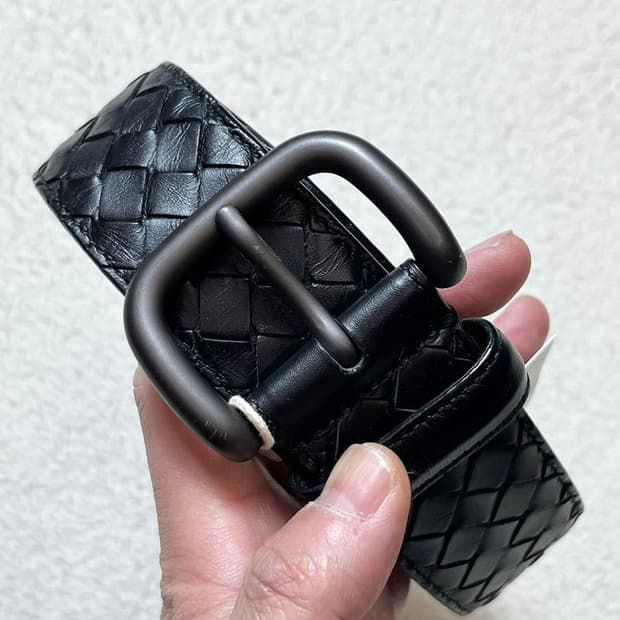 보테가베네타 23FW 인트레치아토 소가죽 벨트 A1778