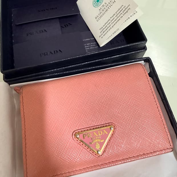 프라다 사피아노 트라이앵글 반지갑 핑크