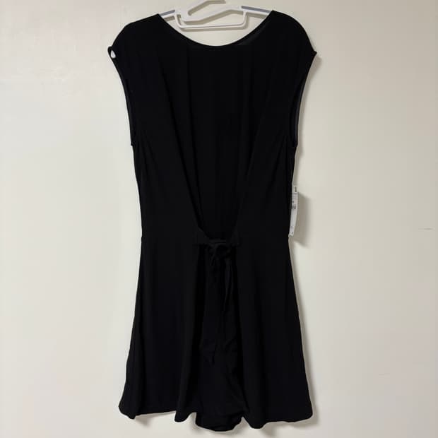 자라 슬리브리스 리본 디테일 블랙 숏 점프수트 S 새상품