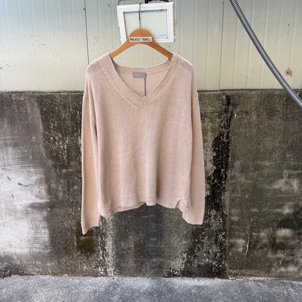 마가렛 호웰 브이넥 니트
