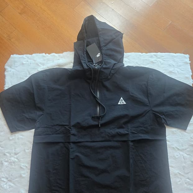나이키 acg 반팔 아노락 바람막이 블랙 XL(105) 새제품